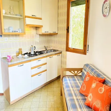 Cosy Flat With Private Garden شقة بيبيوني