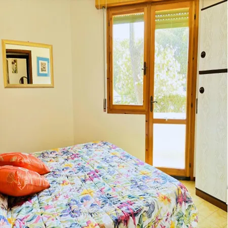 Charming Two-bedroom With Private Garden *