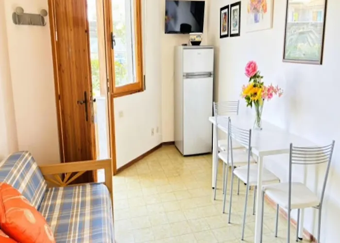 Daire Cosy Flat With Private Garden Bibione