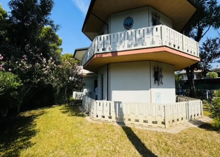 Cosy Flat With Private Garden Daire Bibione